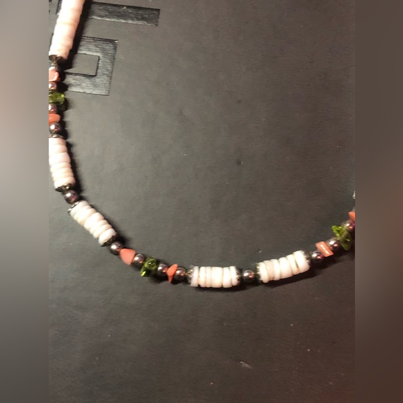 Hawaiian Shell Necklace - Picture 3 of 7
